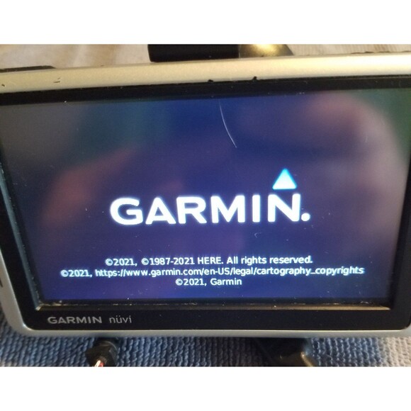 Garmin Nuvi 1350 pre owned, working, recent maps - Picture 2 of 9